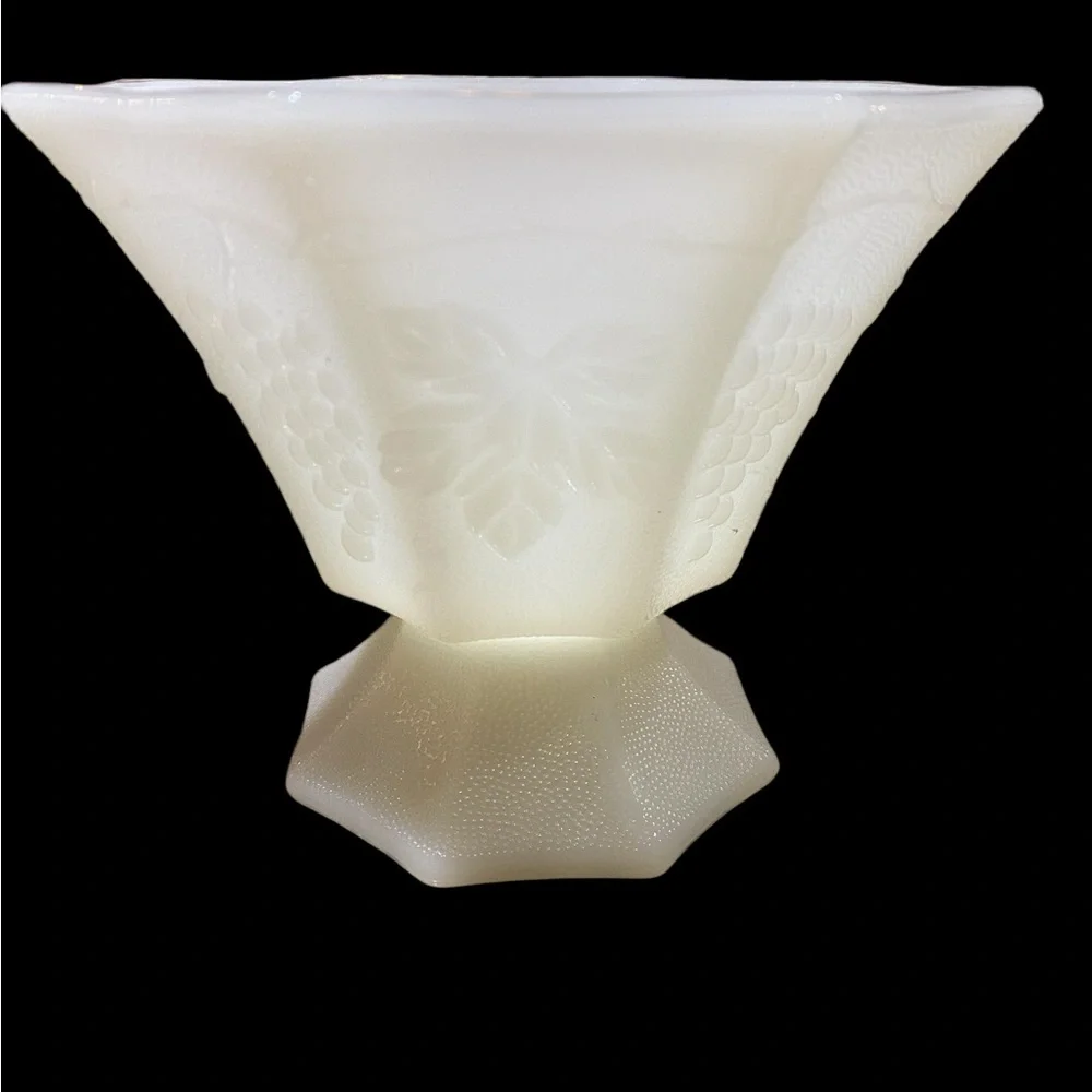 Vintage Anchor Hocking Milk Glass Harvest Grape Pedestal Candy Dish Compote